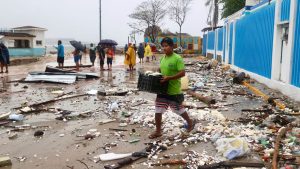 Unwetter: Hurrikan "Erick" verliert über Mexiko an Kraft