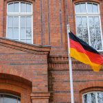 Fahnenfrage: Immer mehr öffentliche Gebäude hissen die Bundesflagge