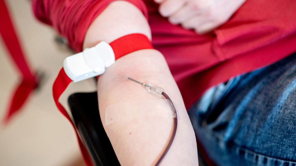 Gesundheit: Blutspendedienst ehrt seine Super-Spender