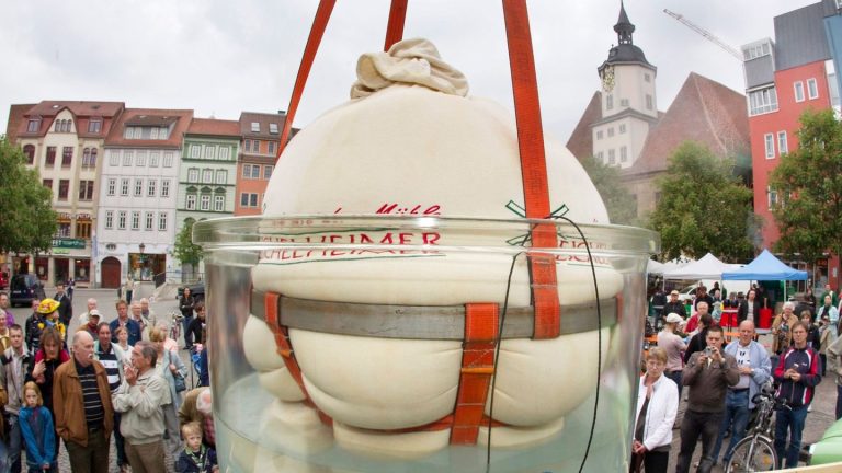 Mega-Knödel beim Dorffest: Wombacher wollen Kloß-Rekord nach Franken holen