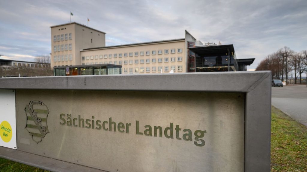 Haushaltsdebatte: Doppelhaushalt polarisiert Fraktionen im Landtag