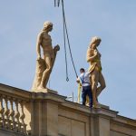 Figuren aufgestellt: Letzte Arbeiten am Berliner Humboldt Forum