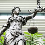 Partner absichtlich überfahren: Langjährige Haftstrafe für Frau in Sachsen-Anhalt