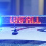 Verkehrsunfall: Auto kracht in Baum - Ein Toter, zwei Schwerverletzte