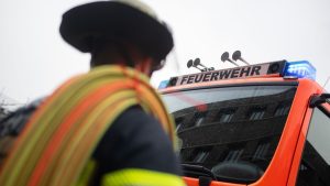 Brände: Felder neben der A5 in Flammen – Autobahn nicht betroffen