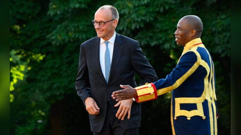 Dinner bei den niederländischen Royals: Friedrich Merz kommt überraschend ohne Gattin