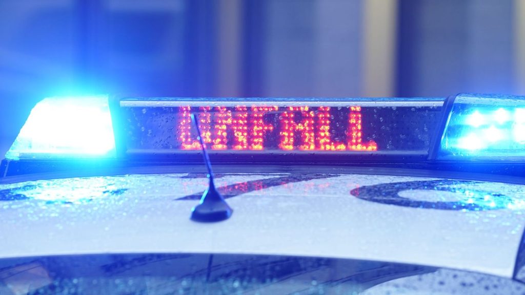Unfall: 57-Jähriger fährt gegen Kneipenmauer und stirbt