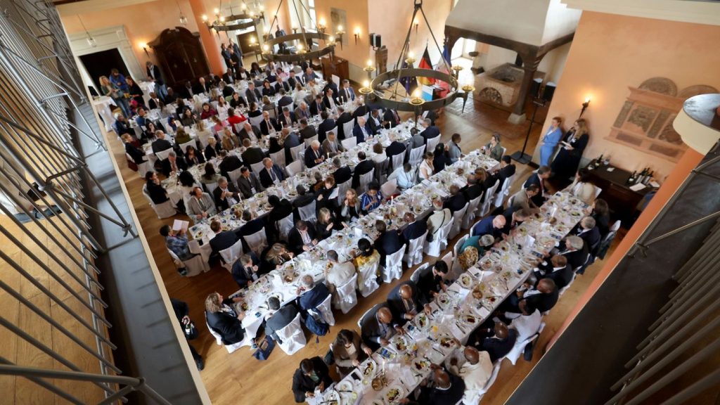 Botschafter im Nordosten: "Heimatliebe" in MV - Bundespräsident mit Diplomaten on tour
