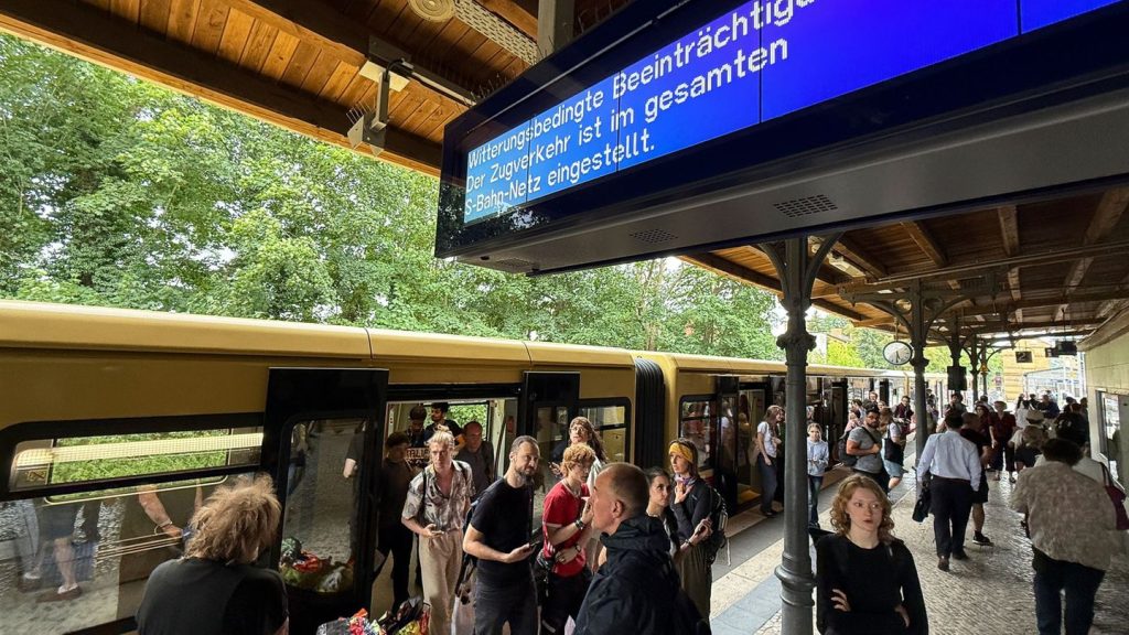 Nach Stillstand durch Unwetter: Strecken freigegeben: Berliner S-Bahn fährt wieder nach Plan