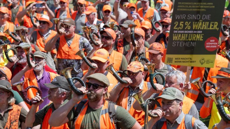 Jäger: Jagdgesetz vor Verabschiedung - Proteste gehen weiter