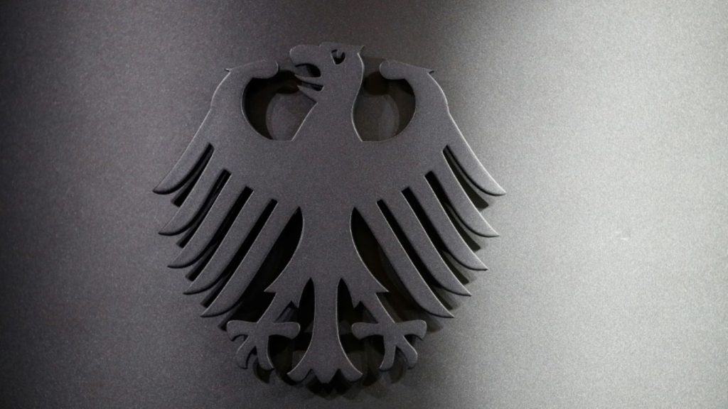 Mehr Menschen mit Migrationshintergrund in Bundesverwaltung - noch unterrepräsentiert