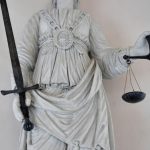 Fünf Jahre Haft für Enkelin nach Mord an bettlägerigem Großvater