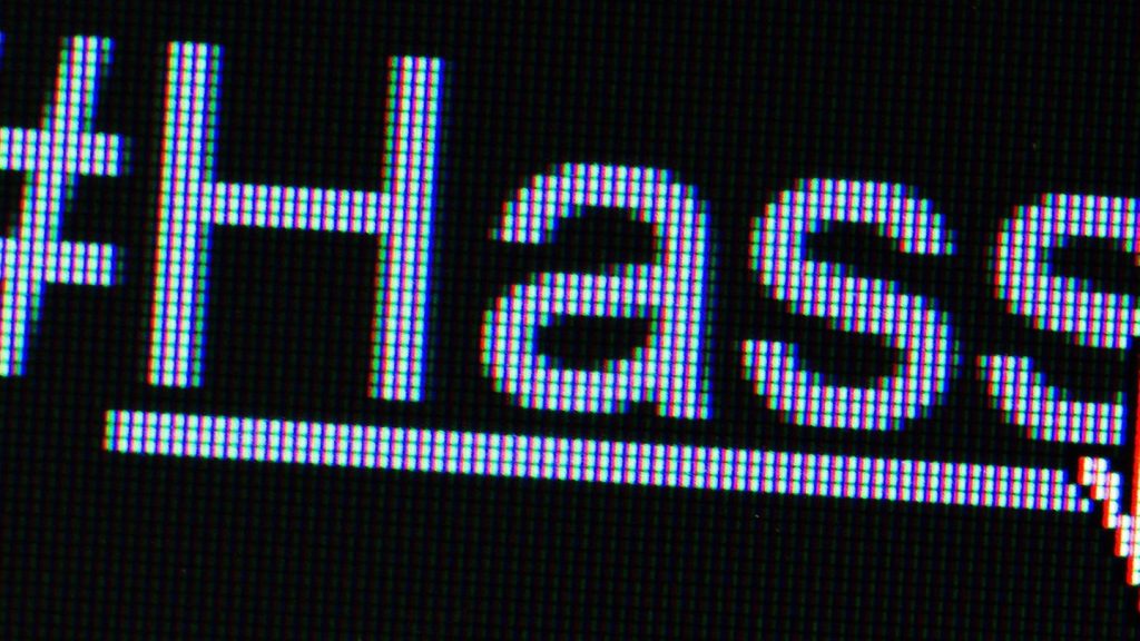 Kriminalität: Durchsuchung wegen Hassposting: Jugendlicher beschuldigt