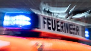 Brände: Feuer bei Kremmen - Strohballen nahe A24 in Flammen