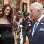 George und Amal Clooney: Strahlender Auftritt neben König Charles