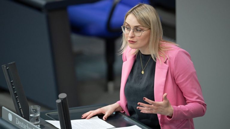 Befragung: Wenige Nachkommen von Zuwanderern in der Bundesverwaltung