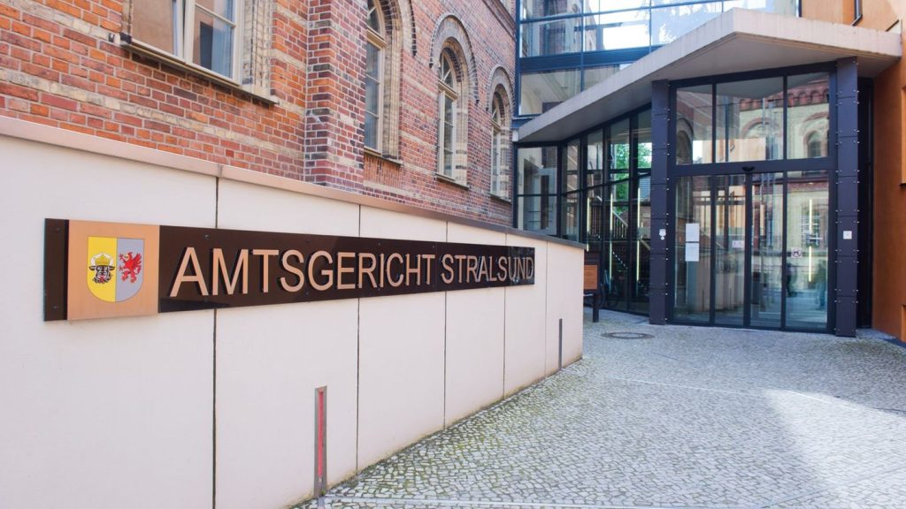 Prozessauftakt: Weihnachtsmann-Darsteller vor Gericht - Kind geschlagen?