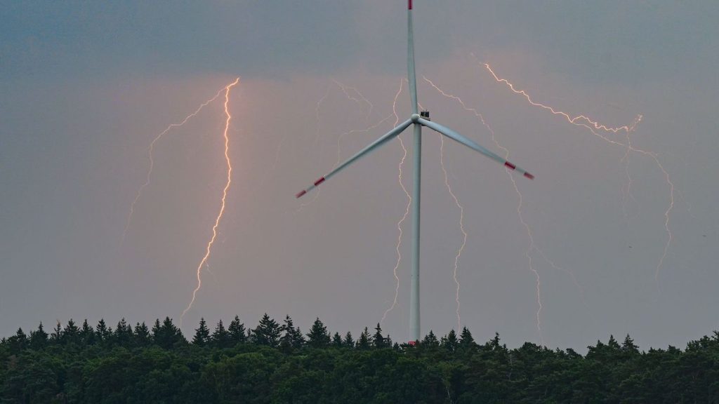 Unwetter: Blitzschlag-Gefahr: Was tun bei Gewitter?
