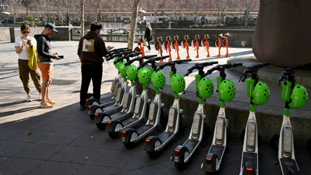 Betrunkener fährt in Mannheim mit E-Scooter über Autobahn
