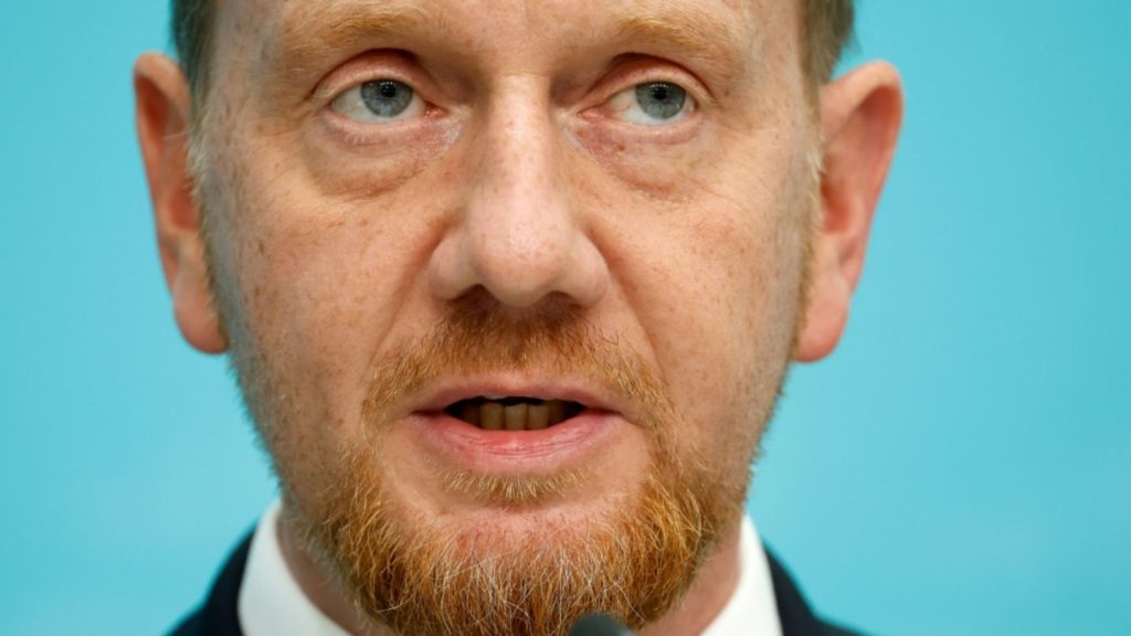 Mit Stimmen von Linkspartei und Grünen: Haushalt von Schwarz-Rot in Sachsen bestätigt