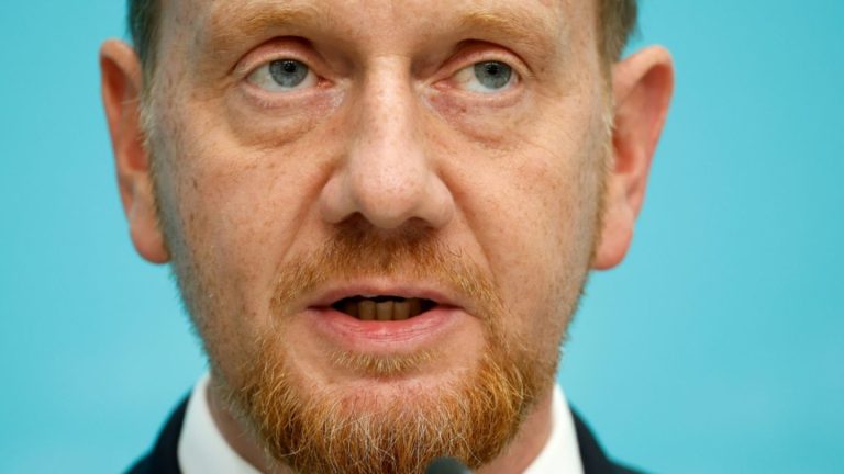 Mit Stimmen von Linkspartei und Grünen: Haushalt von Schwarz-Rot in Sachsen bestätigt