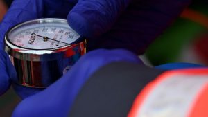 Bauarbeiter stirbt in Baden-Württemberg bei Sturz von Dach