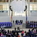 Bundestag beschließt Wachstumsbooster - Klingbeil: "Klares Signal" für Wirtschaft