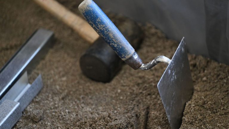 Job in den Sommerferien: Für 120 Euro pro Woche: Ferienpraktikum im Handwerk