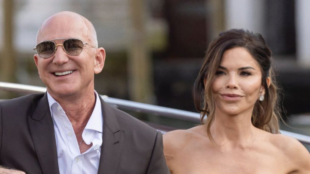 Jeff Bezos und Lauren Sánchez: Diese Sängerin wurde bei Hochzeit "vermisst"