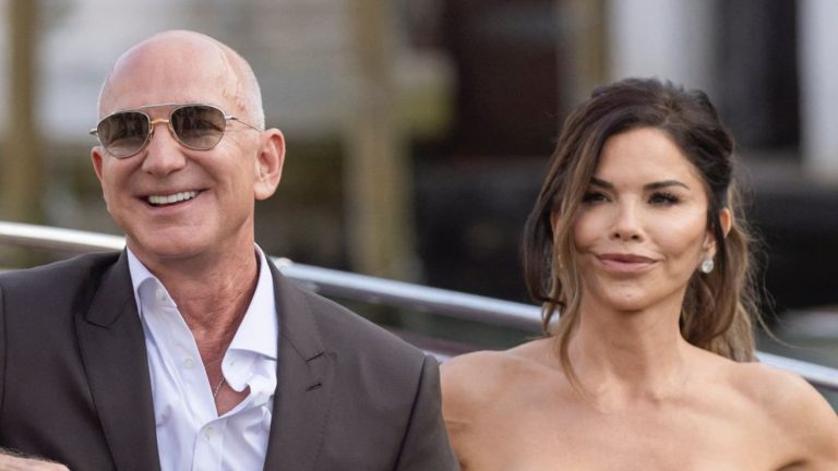 Jeff Bezos und Lauren Sánchez: Diese Sängerin wurde bei Hochzeit "vermisst"