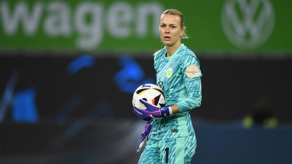 Abstieg der Nationalspielerin: Torhüterin Frohms in Wolfsburg "im Dunkeln gelassen"