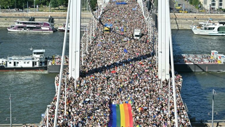 Organisatoren: Rekordzahl von bis zu 200.000 Menschen bei Pride-Parade in Budapest