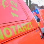 Rund 120 Einsatzkräfte vor Ort: Eine Tote und fünf Schwerverletzte bei Unfall