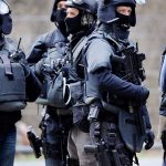 Kriminalität: Mann schießt aus Fenster - SEK stürmt die Wohnung