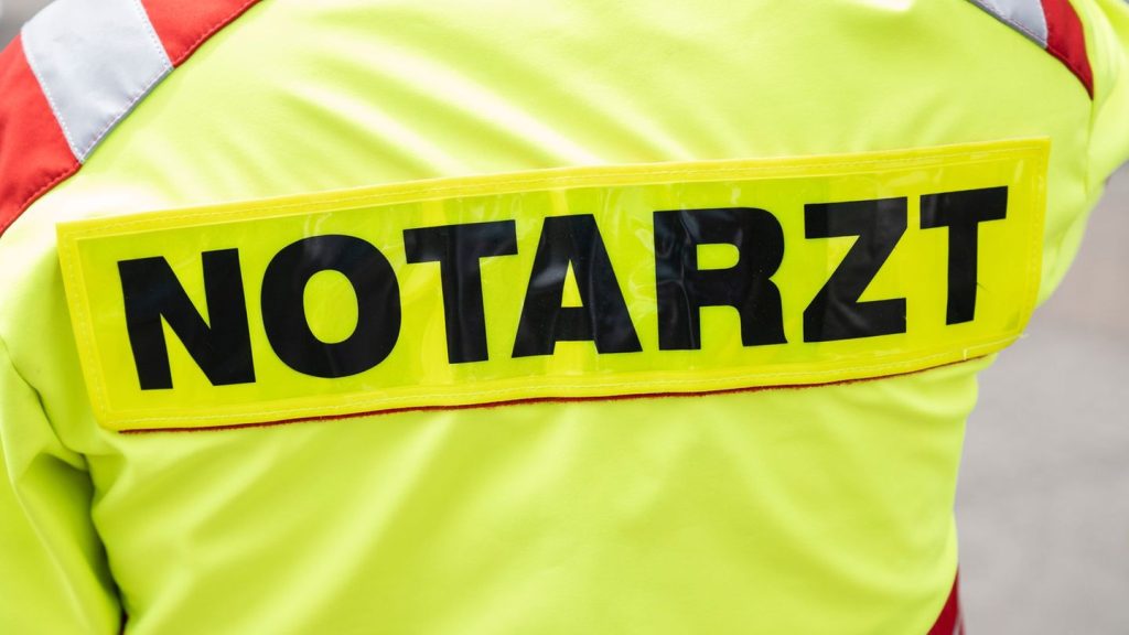 Ursache noch unklar: Bewohner bei Brand in Mehrfamilienhaus schwer verletzt