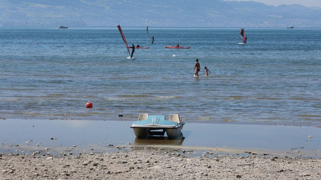 Badeunfall: Junger Mann geht vor Augen seiner Freunde im Bodensee unter