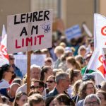 Lehrermangel: Gewerkschaft will mehr Lehrerstellen - Klage geplant