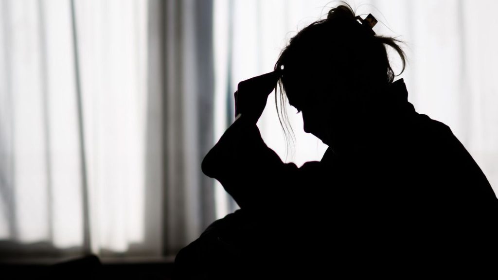 Einsamkeit und Isolation: WHO schlägt Alarm: Einsamkeit macht viele krank