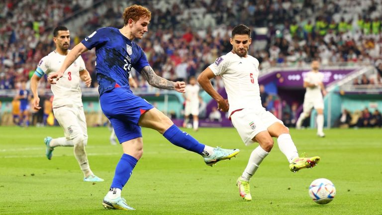 Fußball-Bundesliga: Wolfsburg an Ex-Bremer Sargent dran - Bornauw nach England?