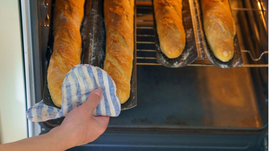 Knusprige Brotstangen: Baguette backen: So gelingt Ihnen der französische Klassiker