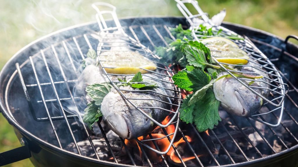 Grillsaison: Fisch grillen ohne Frust – das sollten Sie beachten