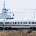 Nach nur einer Station: Bahnpersonal wirft alle aus ICE – Passagier: "Dachten, das ist jetzt ein Scherz"