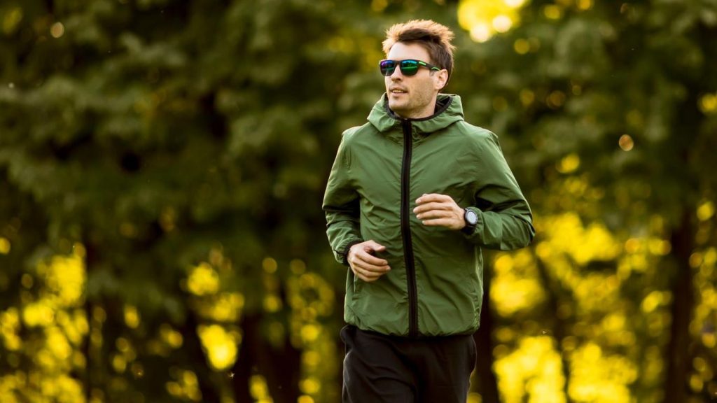 Sportoutfit: Laufjacken für Männer: Tipps, Trends und vier aktuelle Modelle