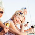 Vermögen: Millennials in Sorge: Wenn die Boomer-Eltern das ganze Erbe mit Reisen durchbringen