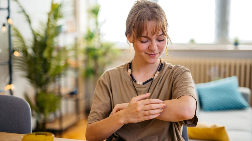 Sommerzeit: Wie ein Mückenstich-Pflaster gegen Juckreiz helfen soll