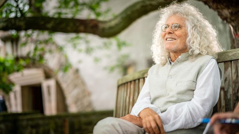 Interview: Rainer Langhans zum 85. Geburtstag: "Ich bin einfach kein Feiertyp"