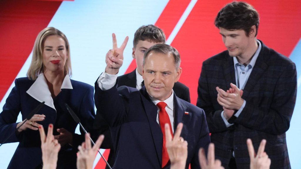 Aktuelle Prognose: Rechtskonservativer führt bei Wahl in Polen