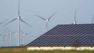 Netzstabilität: Drohen an Pfingsten Stromausfälle an durch zu viel Wind und Sonne?