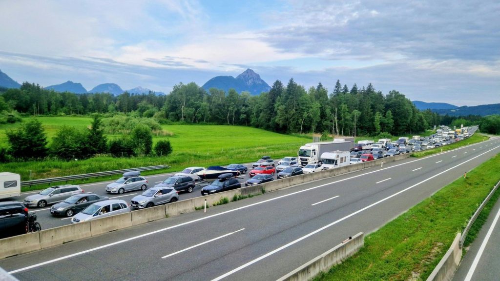 Österreich: Verkehr auf der Tauernautobahn staut sich auf 45 Kilometer