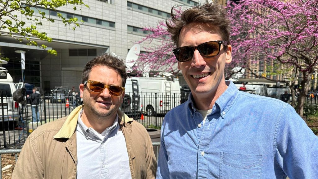 "The Good Liars": Wie zwei Comedians rechte Fake News demaskieren